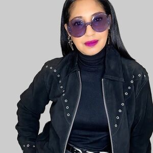 Meet your Posher, Tina